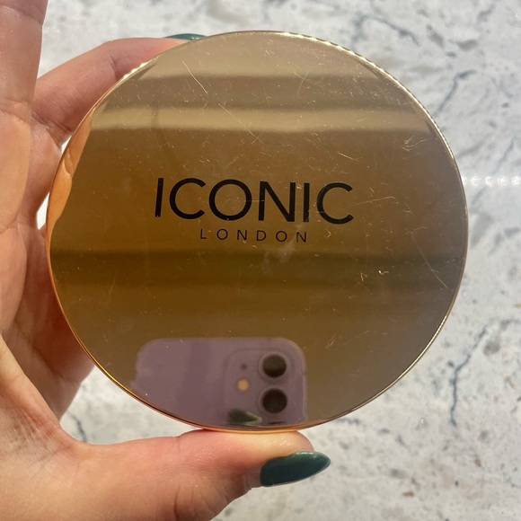 ULTIMATE BRONZING POWDER
Warm Bronze Iconic London - Picture 3 of 5